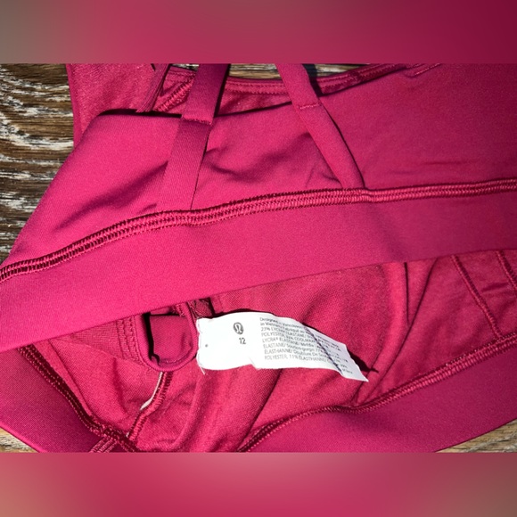 Lululemon Energy Bra Medium Support Wild Berry - Picture 3 of 4